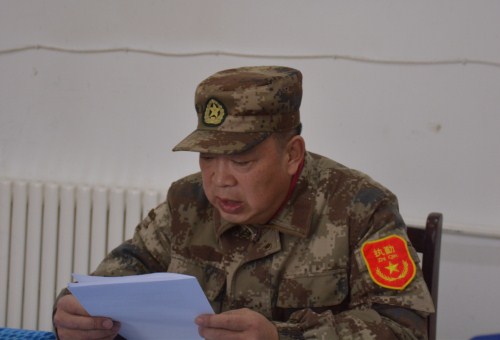 厂长黄新贵宣讲伊力特三届三次职代会精神.JPG